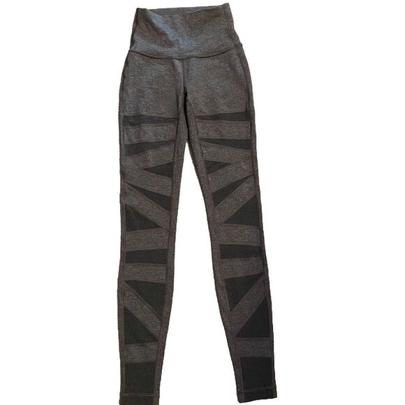 Lululemon-bandage style leggings grey size -2. Perfect for fall - Picture 1 of 5